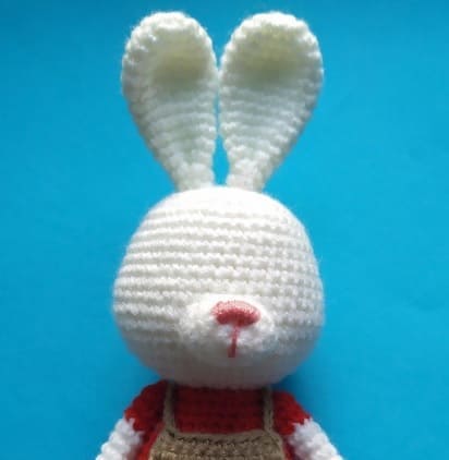 Coelho em Macacão Amigurumi Receita de PDF Grátis